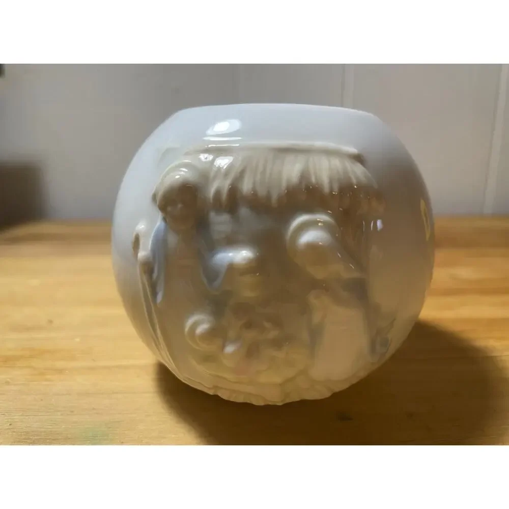 Vintage 1989 Enesco Nativity Scene Tealight Holder